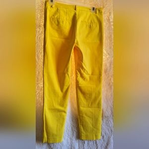 Pantalon amarillo